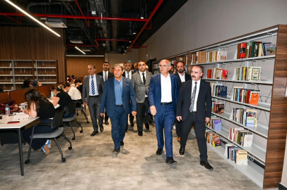 Malatya'da Başkan Er, öğrencilere yemek dağıttı