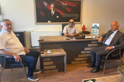 Artvin Ticaret Borsası Heyeti’nden görme engelli üyelerine anlamlı ziyaret