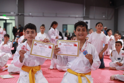 Ankara Keçiören’in sporcuları Karate Kuşak Sınavında ter döktü