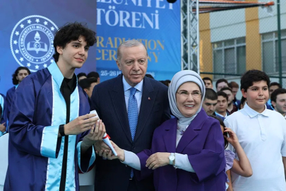 Erdoğan torununa diplomayı verdi