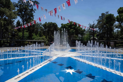 İzmir Bornova'da Büyükpark’in simge havuzu yenilendi