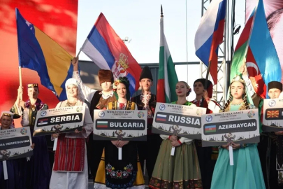 Dünya dansları Balıkesir sahnesinde