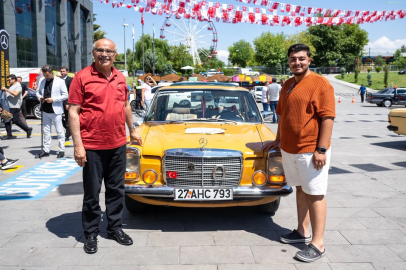 Kayısı Festivali'nde klasik Mercedes buluşması