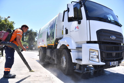 Mersin’de Büyükşehir’den temizlikte kesintisiz hizmet