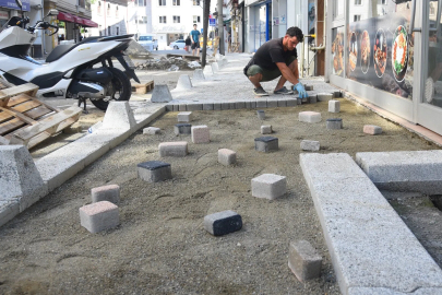Giresun’da yol ve kaldırım yenileme çalışmaları sürüyor