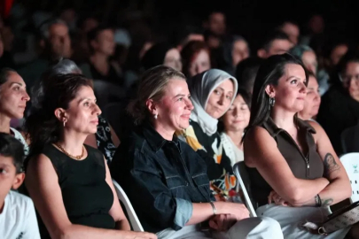 İzmir Çiğli'de açık havada sinema keyfi